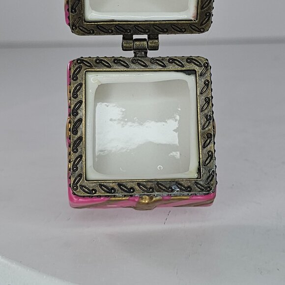 Vintage Yorkshire Terrier In Gift Trinket Box Ceramic With Bone Trinket Yorkie - Picture 8 of 10